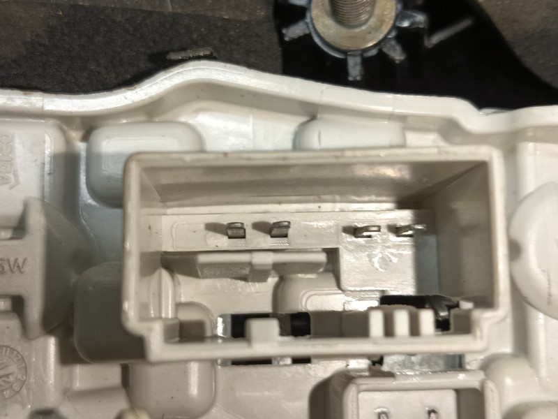 Recambio de piloto trasero derecho interior para volkswagen touran (5t1) 2.0 tdi referencia OEM IAM 5TA945094D L90059825 