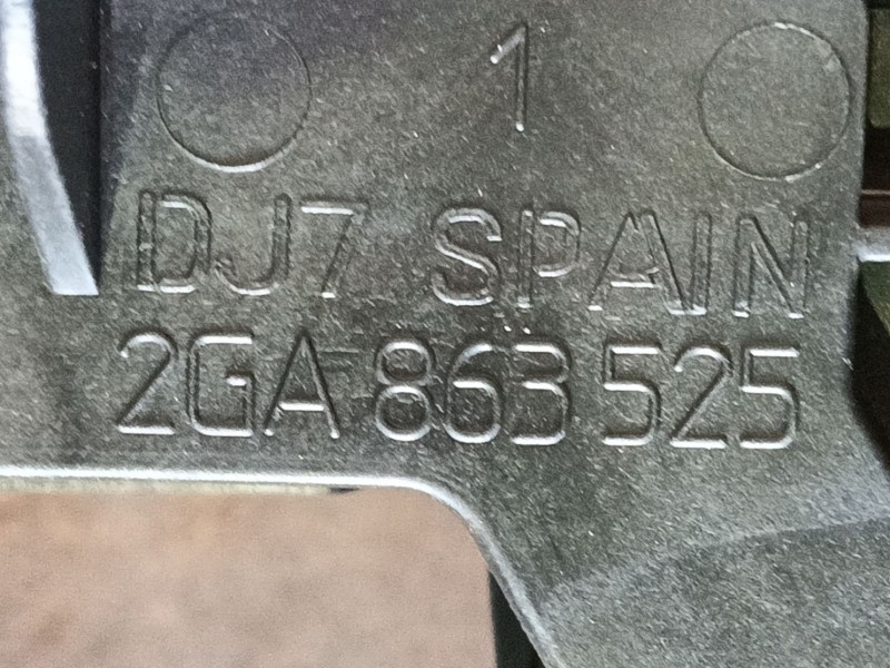 Recambio de apoyabrazos central para volkswagen t-roc (a11, d11) 1.0 tsi referencia OEM IAM   