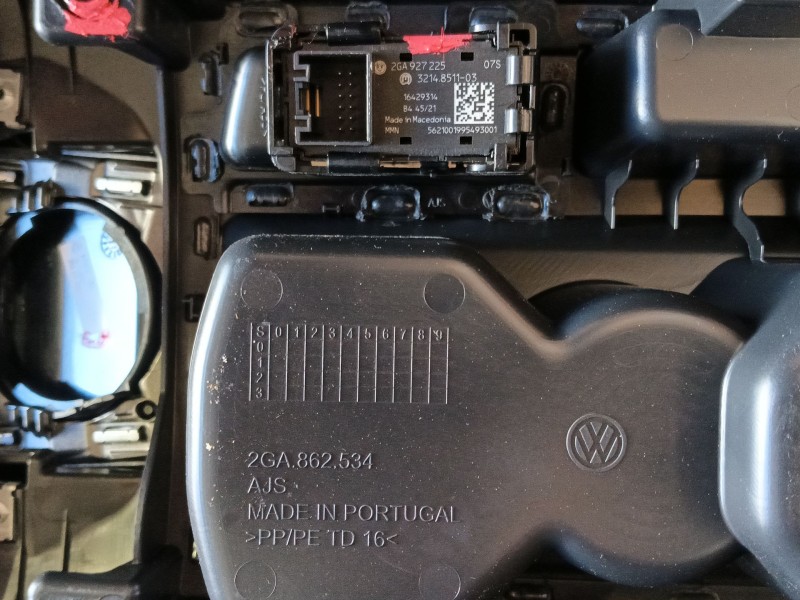 Recambio de apoyabrazos central para volkswagen t-roc (a11, d11) 1.0 tsi referencia OEM IAM   