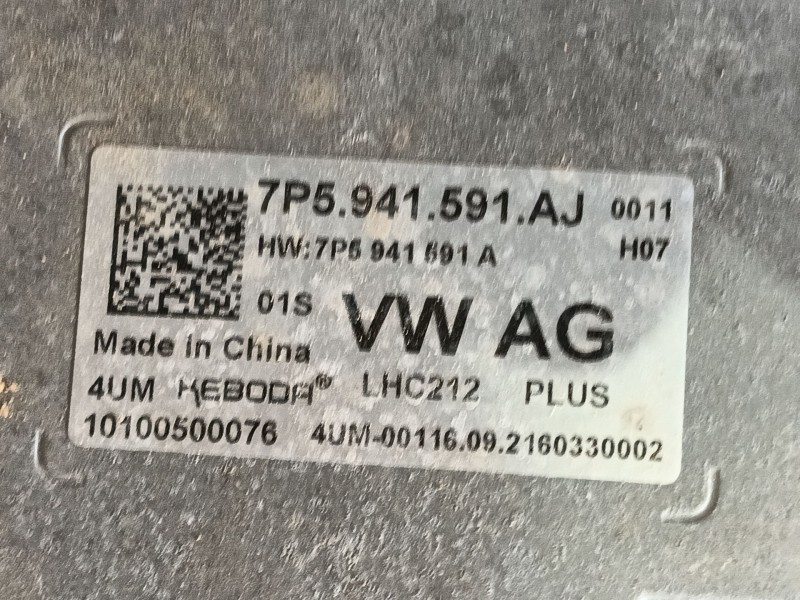 Recambio de faro derecho para volkswagen t-roc (a11, d11) 1.0 tsi referencia OEM IAM 2GA941774  