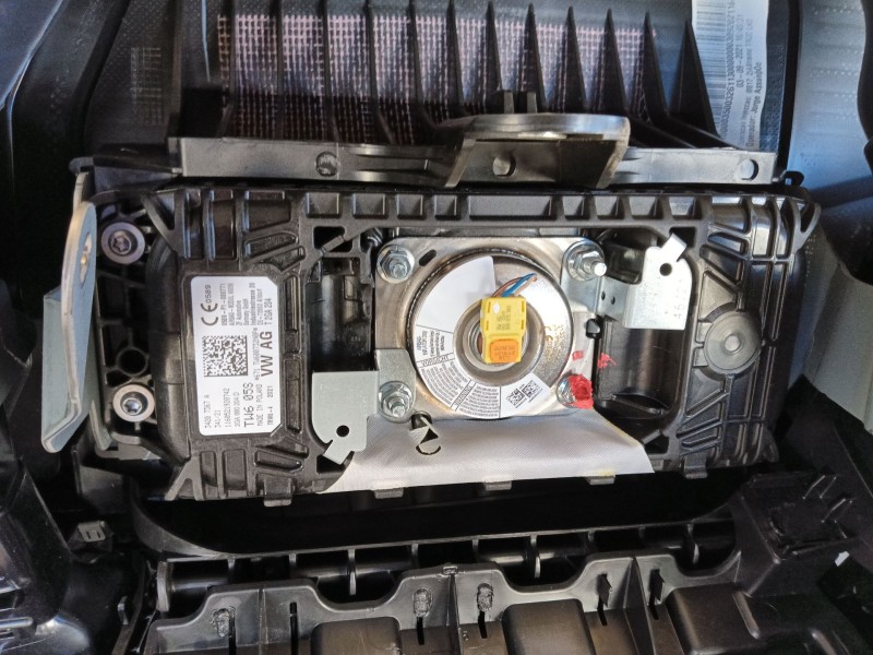 Recambio de salpicadero para volkswagen t-roc (a11, d11) 1.0 tsi referencia OEM IAM 2GA857003A82V  