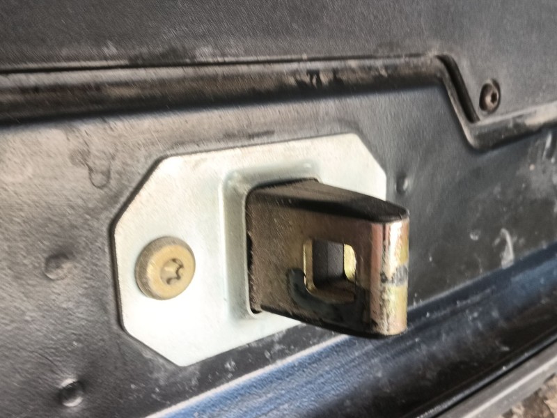 Recambio de porton trasero para opel tigra (s93) 1.6 16v (f07) referencia OEM IAM 90510335  