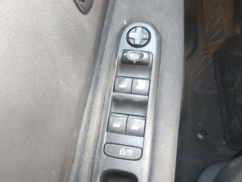 Recambio de mando elevalunas delantero izquierdo para peugeot 5008 (0u_, 0e_) 1.6 bluehdi 120 referencia OEM IAM 6490X4  