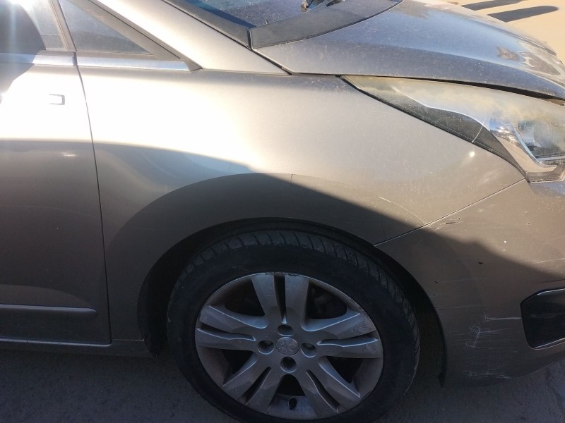 Recambio de aleta delantera derecha para peugeot 5008 (0u_, 0e_) 1.6 bluehdi 120 referencia OEM IAM 7841AF  