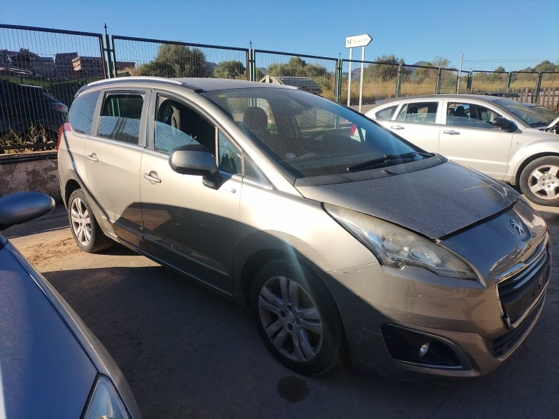 peugeot 5008 (0u_, 0e_) del año 2015