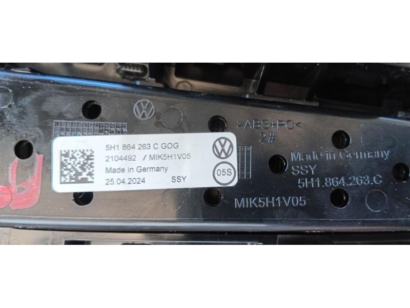 Recambio de consola central para volkswagen golf 1.5 etsi mhev referencia OEM IAM 5H1711113UZN  