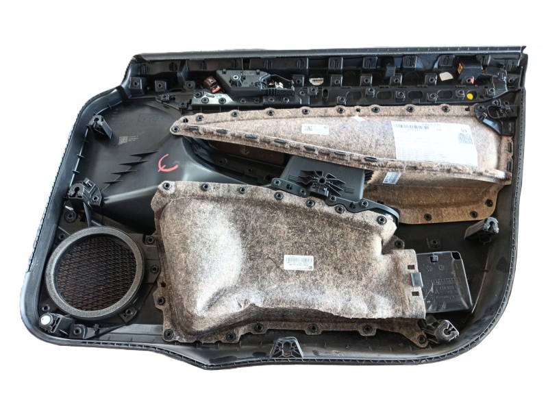 Recambio de guarnecido puerta delantera izquierda para volkswagen golf 1.5 etsi mhev referencia OEM IAM   