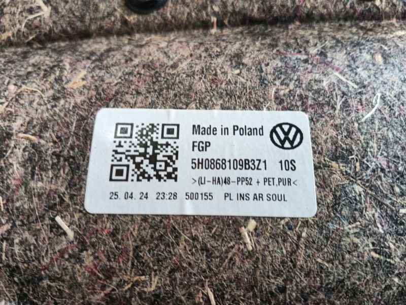 Recambio de guarnecido puerta delantera izquierda para volkswagen golf 1.5 etsi mhev referencia OEM IAM   