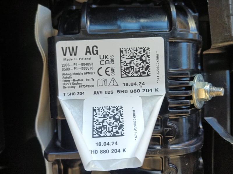 Recambio de salpicadero para volkswagen golf 1.5 etsi mhev referencia OEM IAM 5H1857003MXCC  