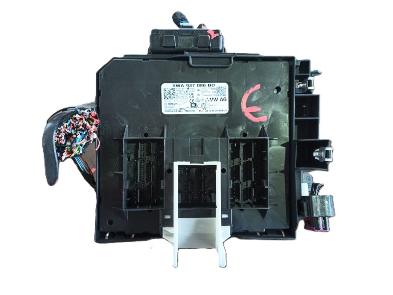 Recambio de caja reles / fusibles para volkswagen golf 1.5 etsi mhev referencia OEM IAM   