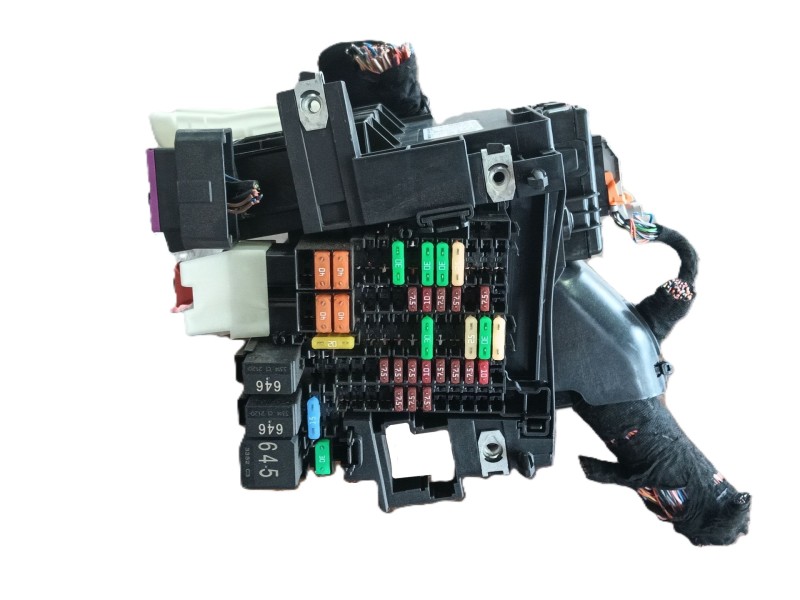 Recambio de caja reles / fusibles para volkswagen golf 1.5 etsi mhev referencia OEM IAM   