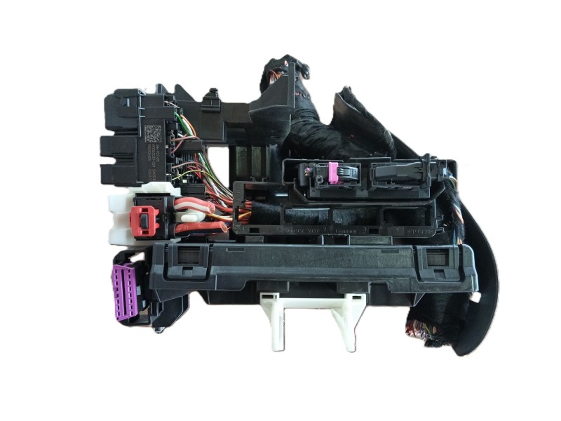 Recambio de caja reles / fusibles para volkswagen golf 1.5 etsi mhev referencia OEM IAM   