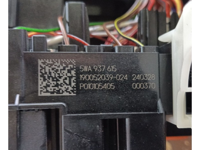 Recambio de caja reles / fusibles para volkswagen golf 1.5 etsi mhev referencia OEM IAM   