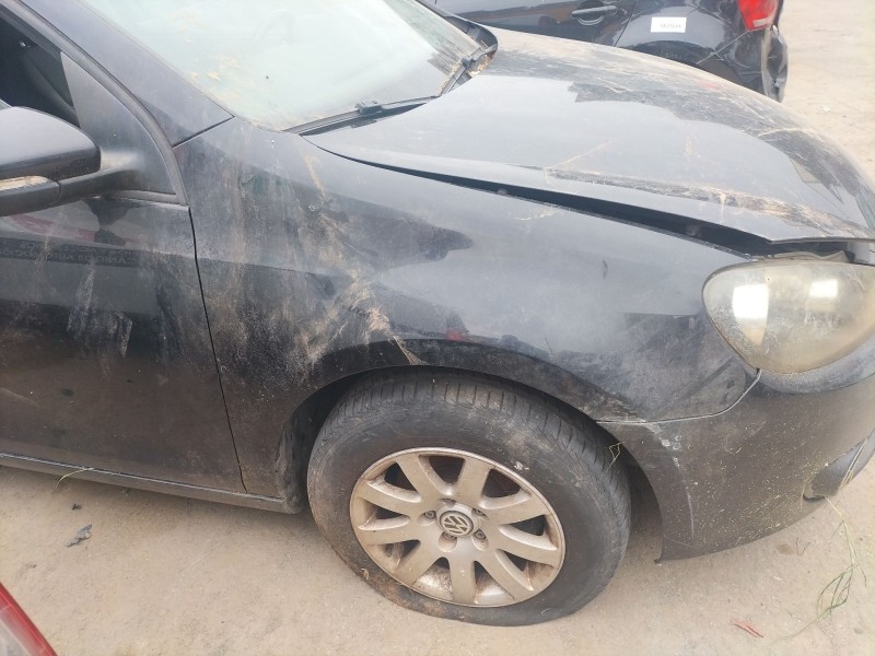 Recambio de aleta delantera derecha para volkswagen golf vi (5k1) 1.6 tdi referencia OEM IAM 5K6821022B  