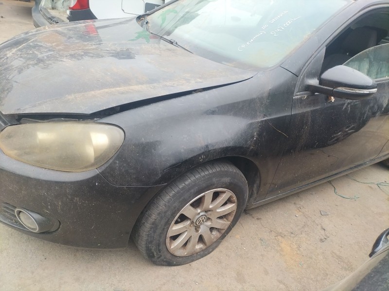 Recambio de aleta delantera izquierda para volkswagen golf vi (5k1) 1.6 tdi referencia OEM IAM 5K6821021B  