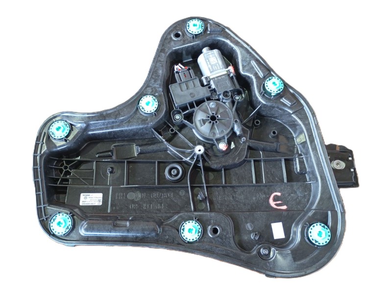 Recambio de elevalunas trasero derecho para volkswagen golf 1.5 etsi mhev referencia OEM IAM   