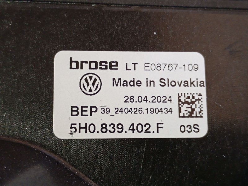 Recambio de elevalunas trasero derecho para volkswagen golf 1.5 etsi mhev referencia OEM IAM   