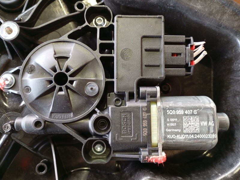 Recambio de elevalunas trasero derecho para volkswagen golf 1.5 etsi mhev referencia OEM IAM   