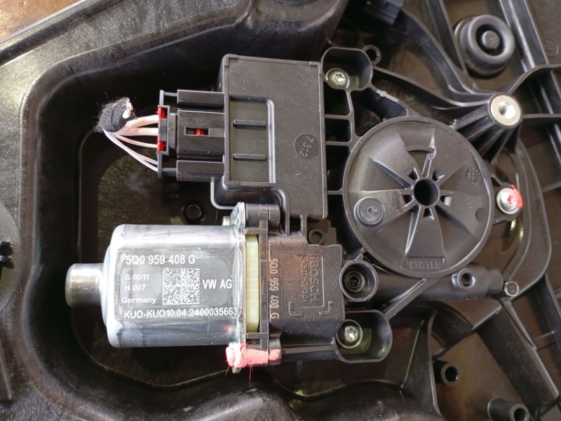 Recambio de elevalunas trasero izquierdo para volkswagen golf 1.5 etsi mhev referencia OEM IAM   