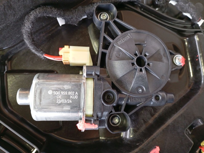 Recambio de elevalunas delantero derecho para volkswagen golf 1.5 etsi mhev referencia OEM IAM   