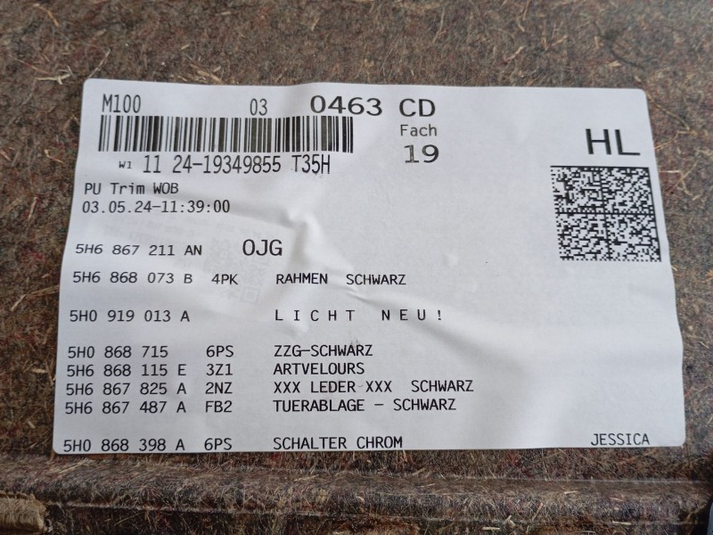 Recambio de guarnecido puerta trasera izquierda para volkswagen golf 1.5 etsi mhev referencia OEM IAM   