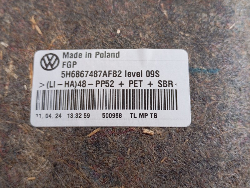 Recambio de guarnecido puerta trasera izquierda para volkswagen golf 1.5 etsi mhev referencia OEM IAM   