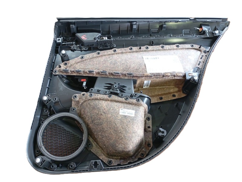 Recambio de guarnecido puerta trasera izquierda para volkswagen golf 1.5 etsi mhev referencia OEM IAM   