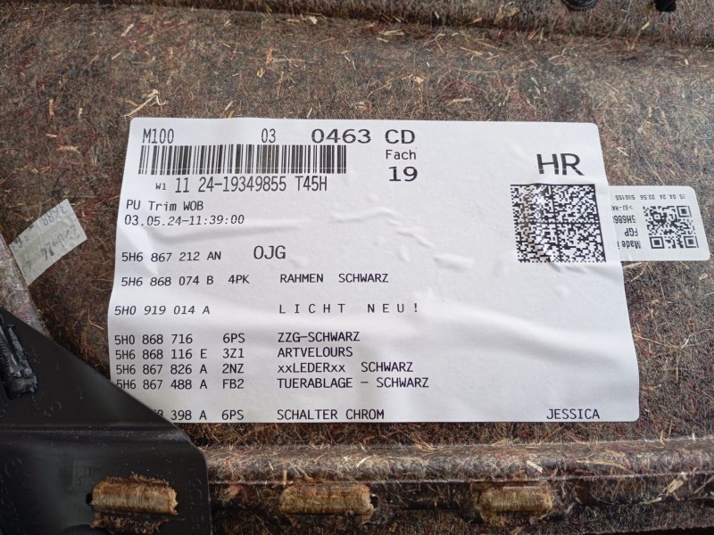 Recambio de guarnecido puerta trasera derecha para volkswagen golf 1.5 etsi mhev referencia OEM IAM   