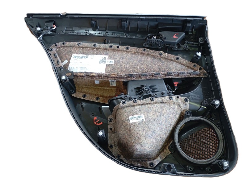 Recambio de guarnecido puerta trasera derecha para volkswagen golf 1.5 etsi mhev referencia OEM IAM   