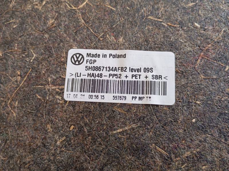 Recambio de guarnecido puerta delantera derecha para volkswagen golf 1.5 etsi mhev referencia OEM IAM   