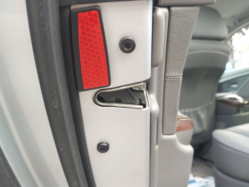 Recambio de cerradura puerta trasera izquierda para bmw 7 (e65, e66, e67) 730 d referencia OEM IAM 51227012145  