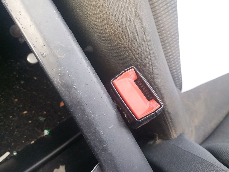 Recambio de enganche cinturon delantero derecho para peugeot 5008 (0u_, 0e_) 1.6 bluehdi 120 referencia OEM IAM   