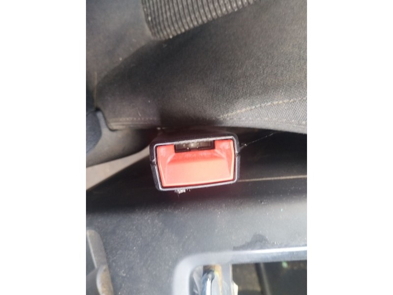 Recambio de enganche cinturon delantero izquierdo para peugeot 5008 (0u_, 0e_) 1.6 bluehdi 120 referencia OEM IAM   