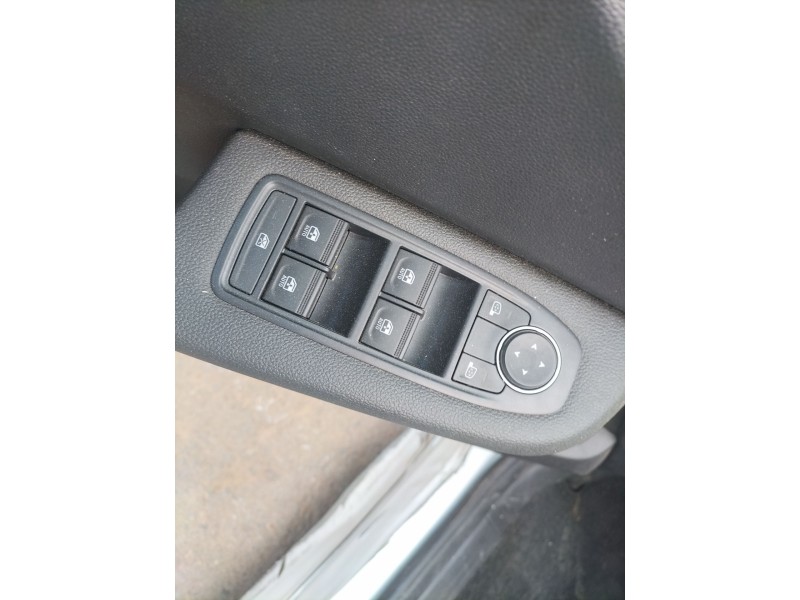Recambio de mando elevalunas delantero izquierdo para renault clio v (b7_) 1.6 e-tech 145 (b7mu) referencia OEM IAM 0  