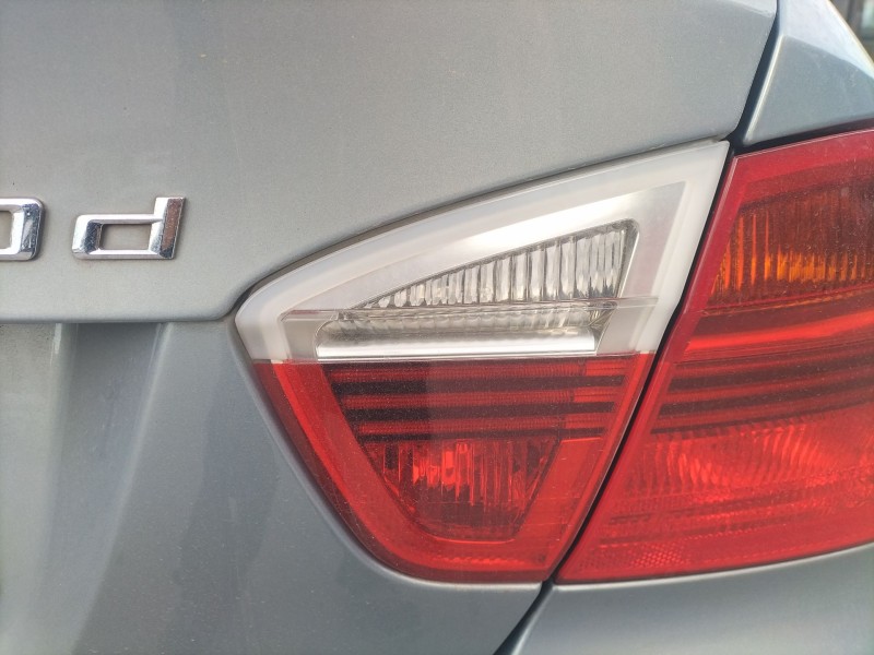 Recambio de piloto trasero derecho interior para bmw 3 (e90) 320 d referencia OEM IAM 63216937460  