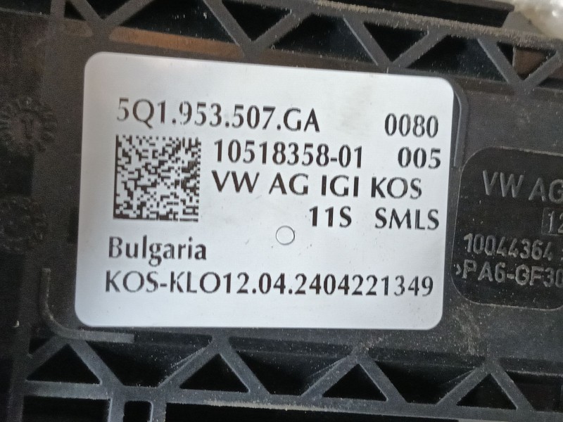 Recambio de mando multifuncion para volkswagen golf 1.5 etsi mhev referencia OEM IAM   