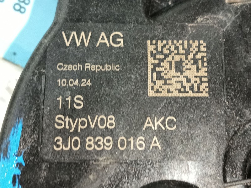 Recambio de cerradura puerta trasera derecha para volkswagen golf 1.5 etsi mhev referencia OEM IAM 3J0839016A  
