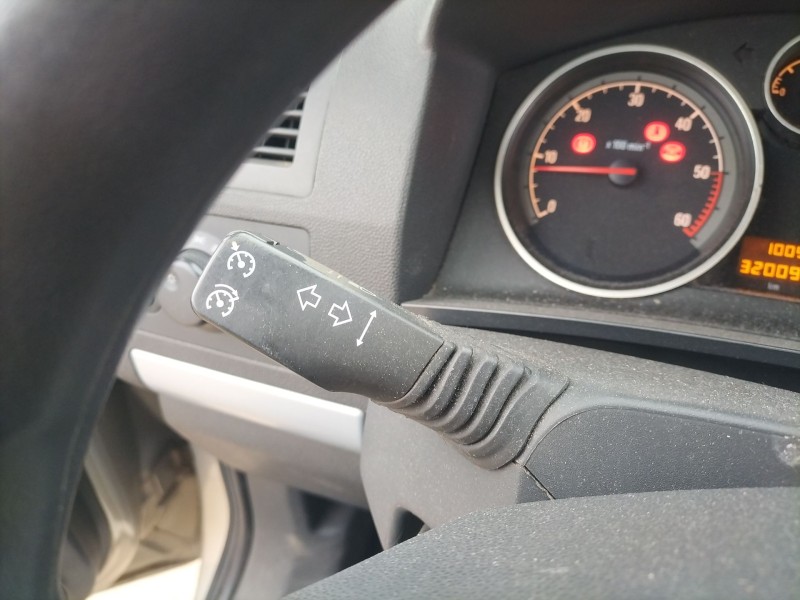 Recambio de mando intermitentes para opel zafira / zafira family b (a05) 1.9 cdti (m75) referencia OEM IAM   