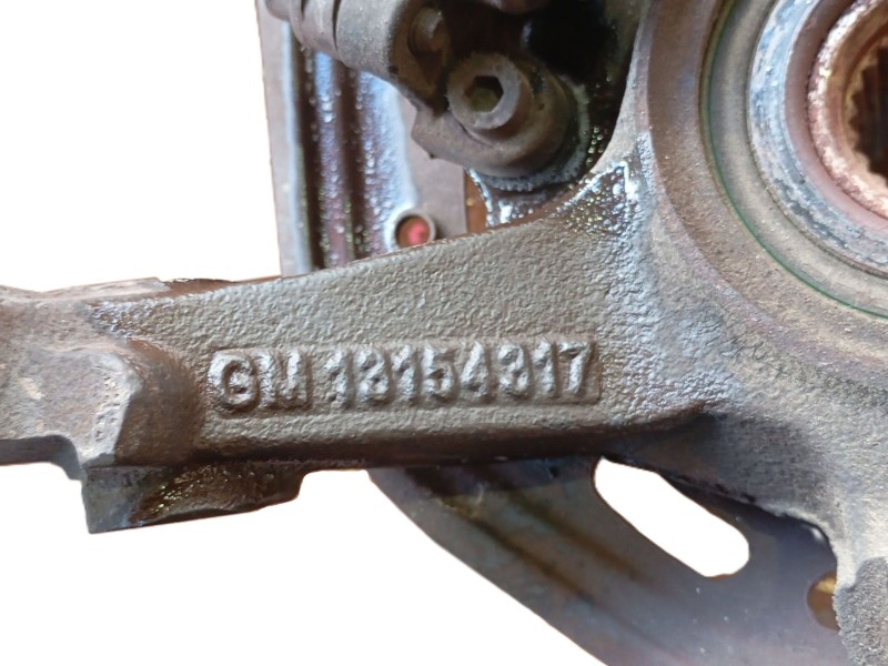 Recambio de mangueta delantera izquierda para opel combo tour 1.3 cdti 16v referencia OEM IAM 9156140  