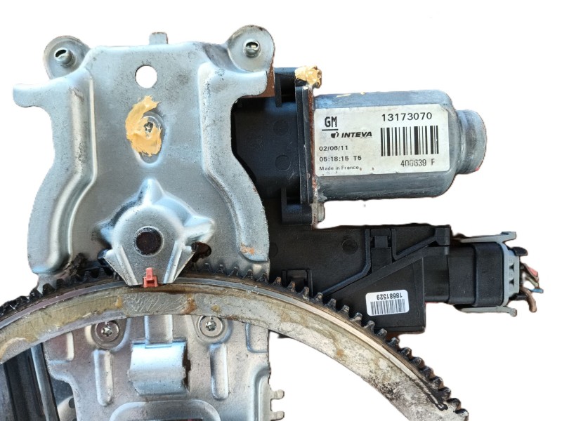 Recambio de elevalunas delantero derecho para opel combo tour 1.3 cdti 16v referencia OEM IAM 93186829  