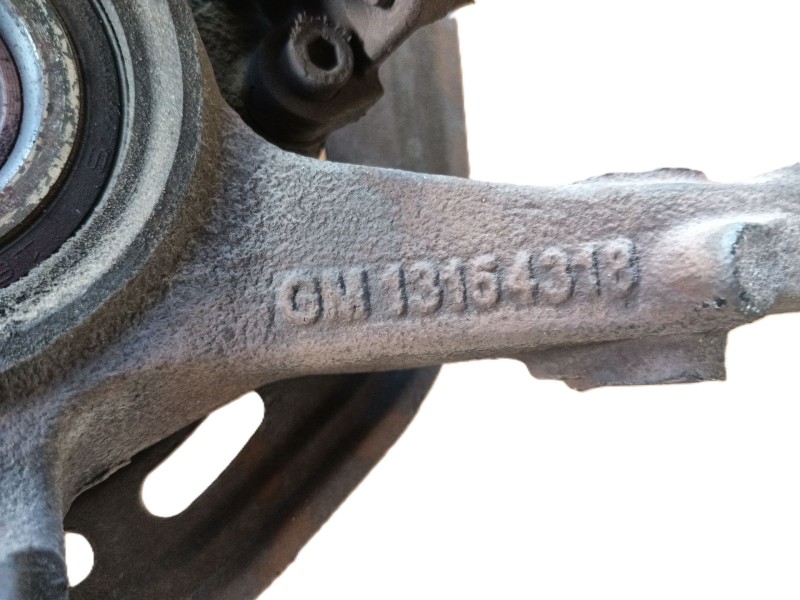 Recambio de mangueta delantera derecha para opel combo tour 1.3 cdti 16v referencia OEM IAM 9156141  