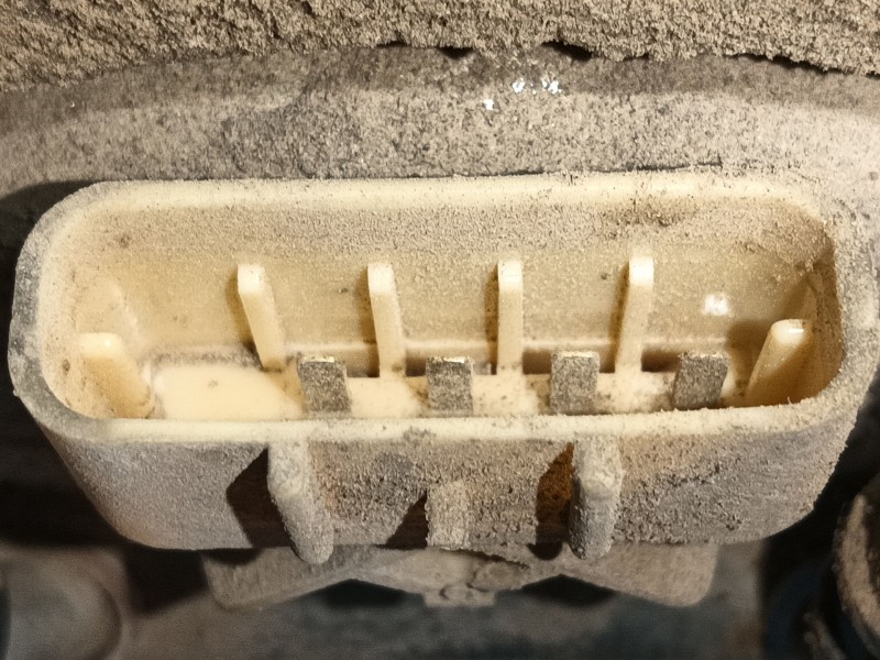 Recambio de aforador para opel combo tour 1.3 cdti 16v referencia OEM IAM  16174621 