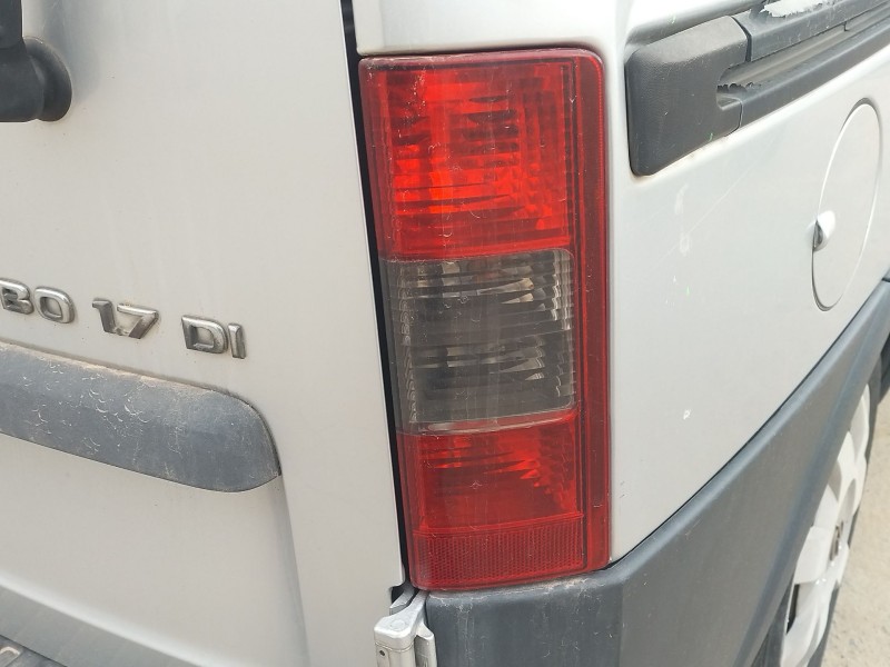 Recambio de piloto trasero derecho para opel combo tour 1.7 di 16v referencia OEM IAM   