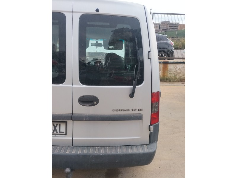 Recambio de puerta trasera derecha para opel combo tour 1.7 di 16v referencia OEM IAM   