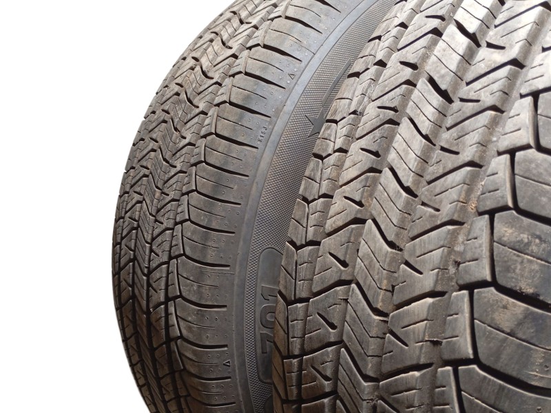 Recambio de neumatico para » otros... modelos referencia OEM IAM 235/65 R17 104V 2 TAURUS