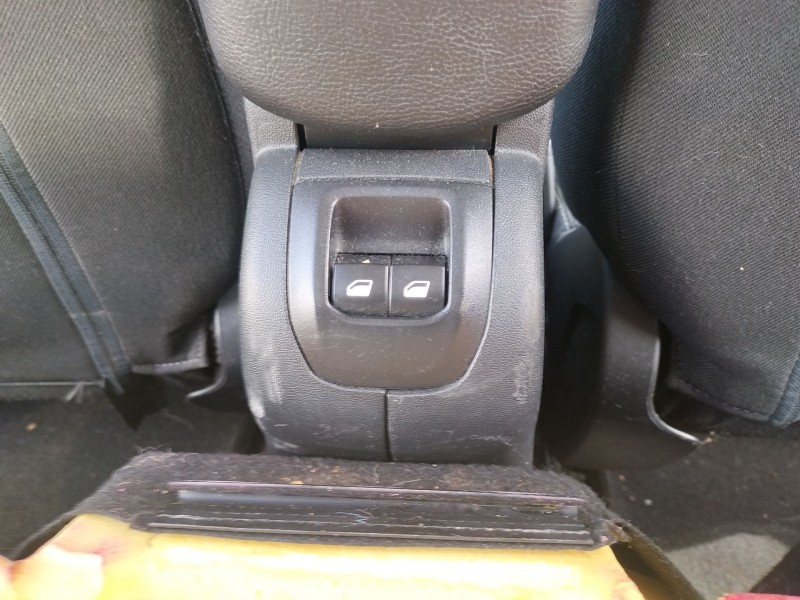 Recambio de mando elevalunas trasero izquierdo para citroën c-elysee (dd_) 1.6 hdi 92 referencia OEM IAM   