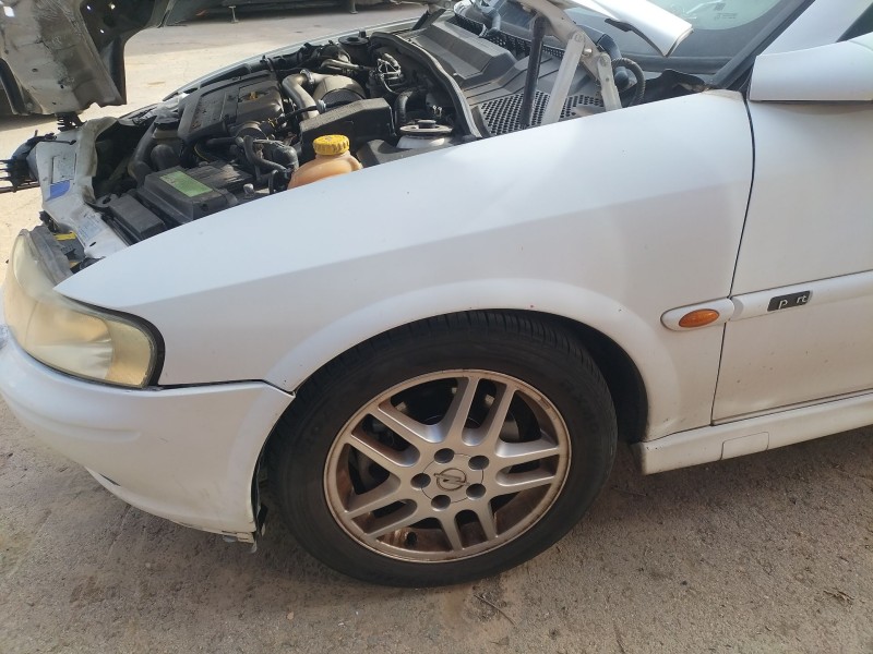 Recambio de aleta delantera izquierda para opel vectra b hatchback (j96) 2.0 dti 16v (f68) referencia OEM IAM   