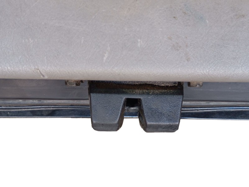 Recambio de porton trasero para hyundai tucson (jm) 2.0 crdi referencia OEM IAM 737002E050  