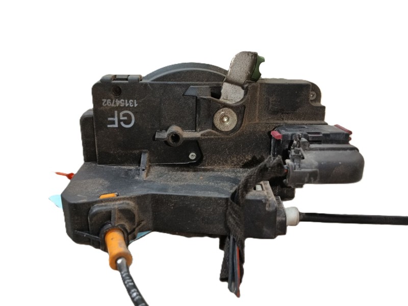Recambio de cerradura puerta delantera derecha para opel combo tour 1.3 cdti 16v referencia OEM IAM 24434885  