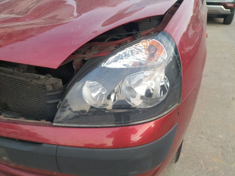 Recambio de faro izquierdo para renault clio ii (bb_, cb_) 1.5 dci (b/cb07) referencia OEM IAM 7701045174  